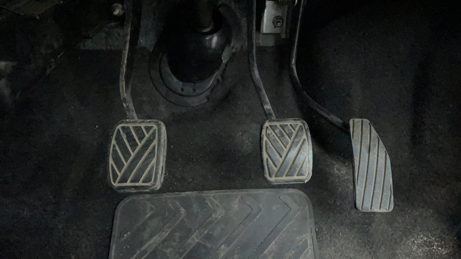 Used 2016 Maruti Suzuki Wagon R VXI Petrol Manual interior PEDALS VIEW