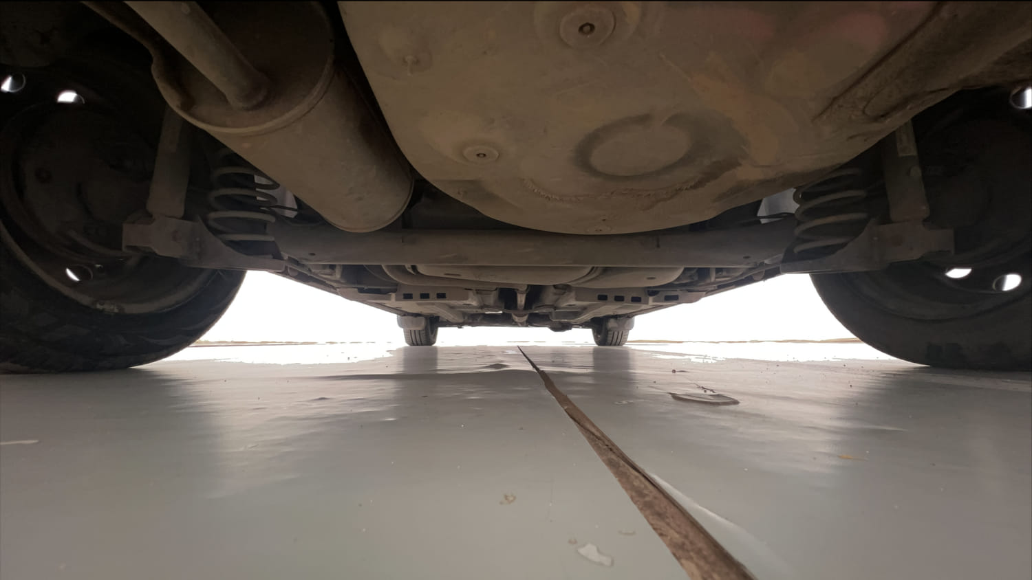 Used 2016 Volkswagen Polo Comfortline 1.2L (P) Petrol Manual extra REAR UNDERBODY VIEW (TAKEN FROM REAR)