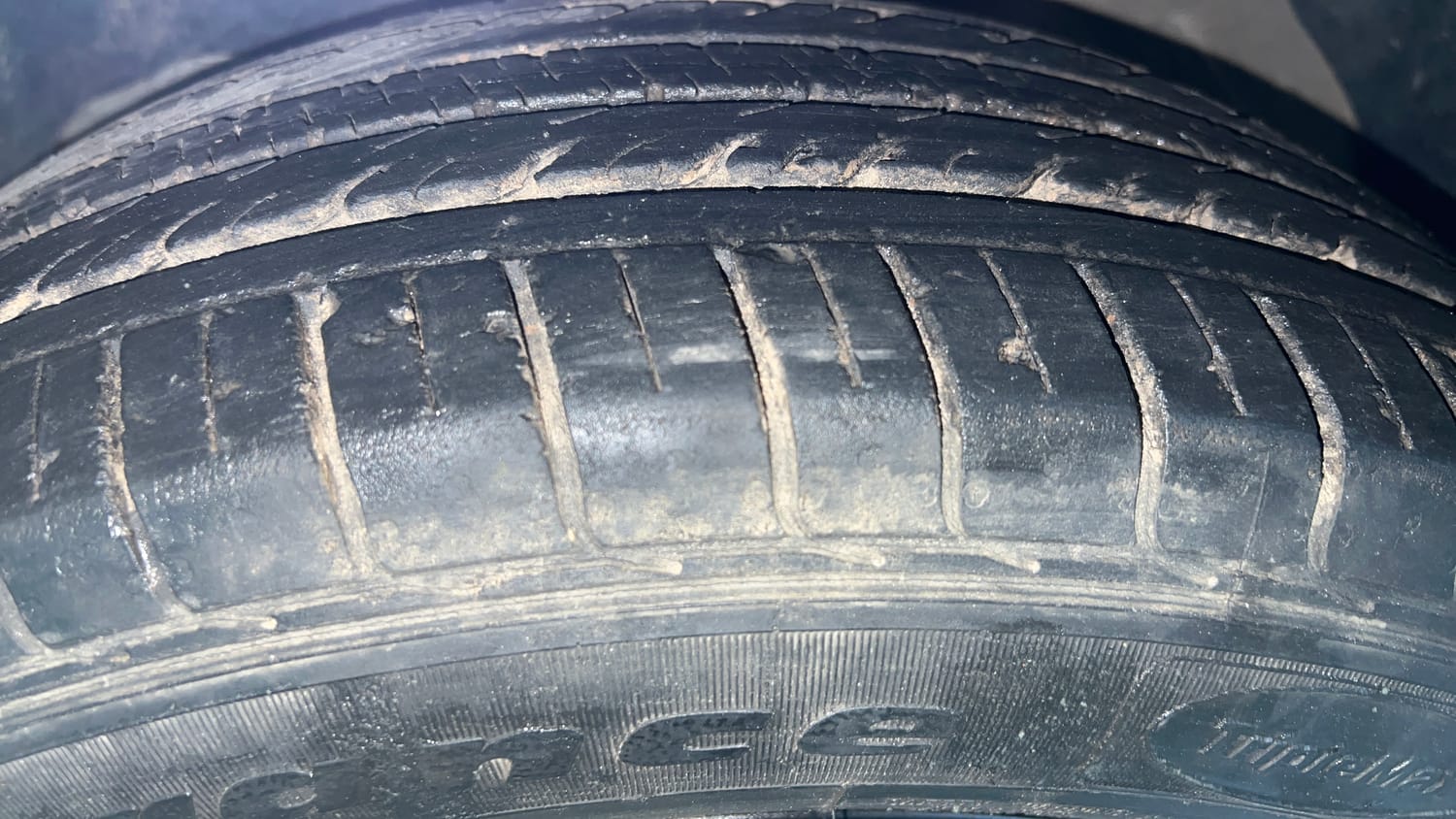 Used 2019 MG Motors Hector Sharp 1.5 DCT Petrol Petrol Automatic tyres LEFT FRONT TYRE TREAD VIEW