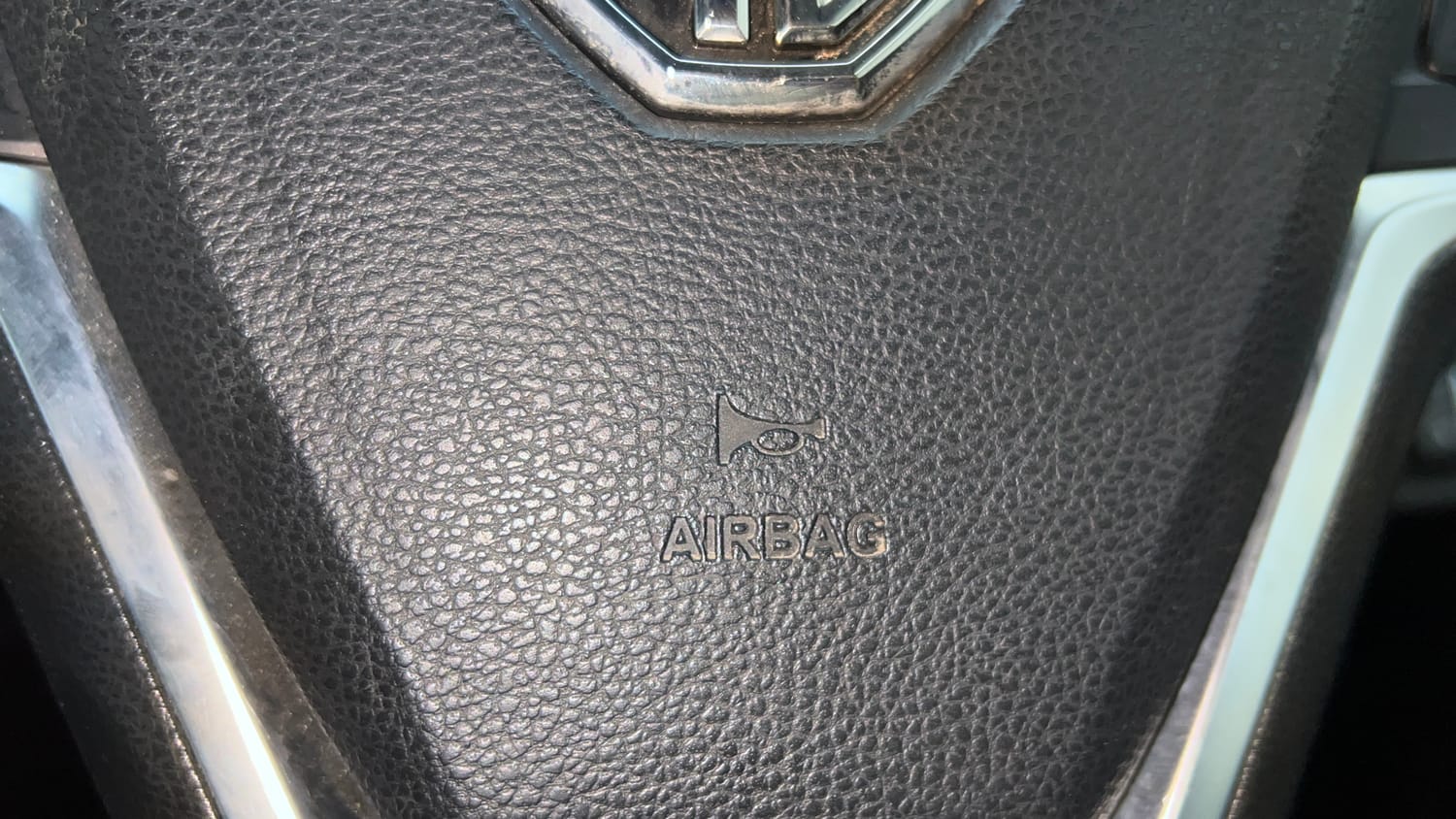 Used 2019 MG Motors Hector Sharp 1.5 DCT Petrol Petrol Automatic top_features Airbags