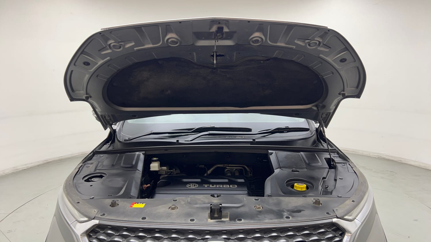 Used 2019 MG Motors Hector Sharp 1.5 DCT Petrol Petrol Automatic engine ENGINE & BONNET OPEN FRONT VIEW