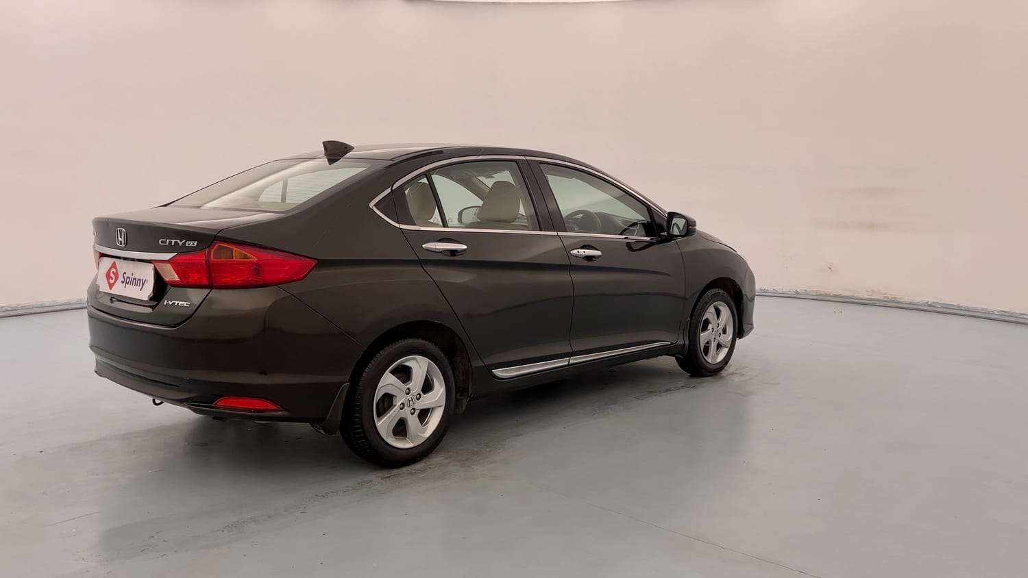 Used 2015 Honda City VX Petrol Manual exterior RIGHT REAR CORNER VIEW