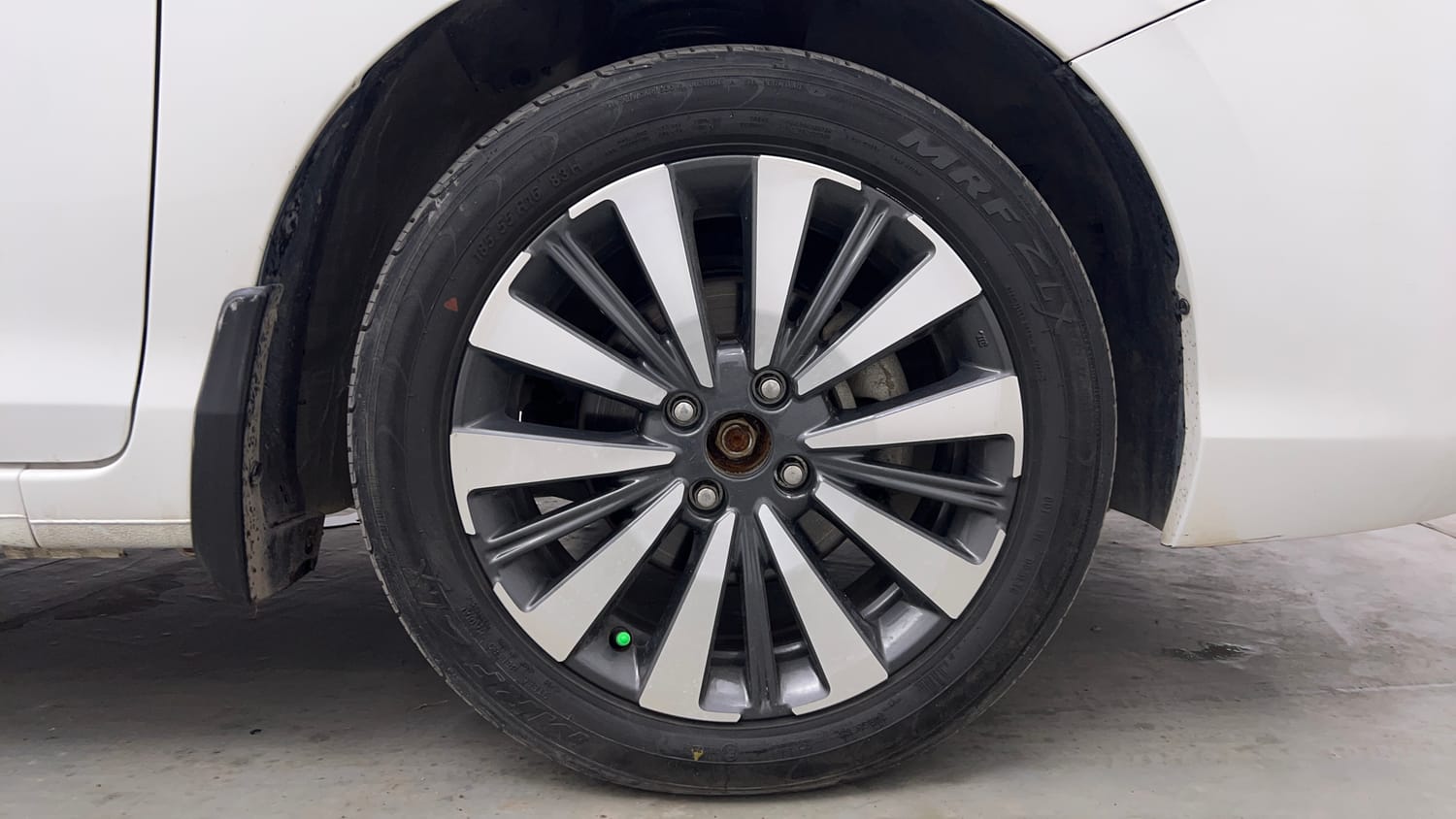 Used 2024 Honda City ZX Petrol CVT Petrol Automatic tyres RIGHT FRONT TYRE RIM VIEW