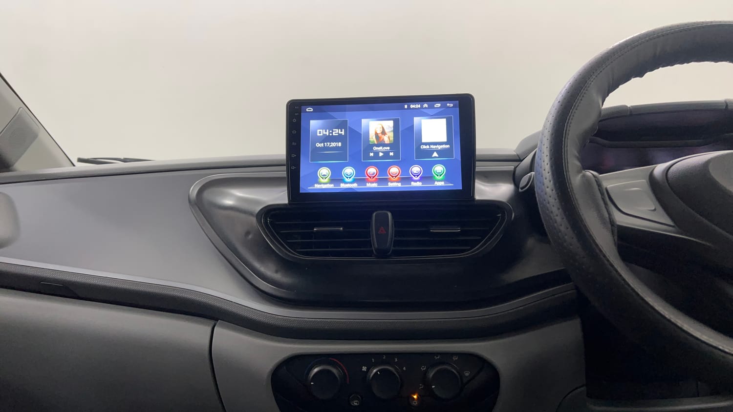 Used 2020 Tata Altroz XE Petrol Petrol Manual interior MUSIC SYSTEM & AC CONTROL VIEW