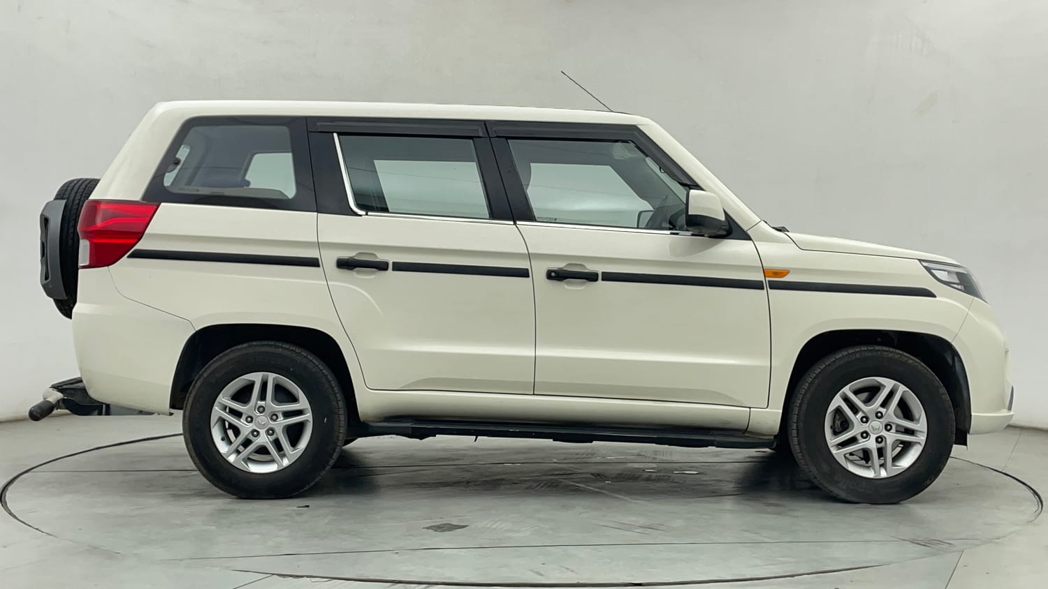Used 2024 Mahindra Bolero Neo Plus P10 Diesel Manual exterior RIGHT SIDE VIEW