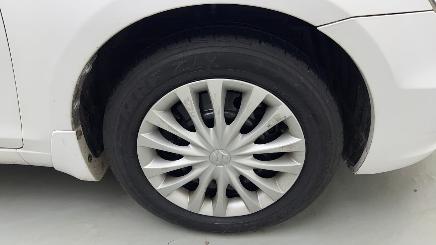 Used 2015 Maruti Suzuki Ciaz VXi+ Petrol Manual tyres RIGHT FRONT TYRE RIM VIEW