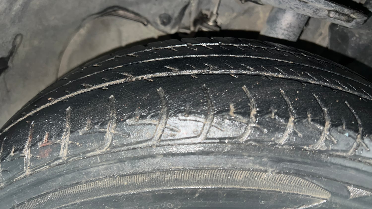 Used 2019 Tata Tiago Revotron XT Petrol Manual tyres LEFT FRONT TYRE TREAD VIEW