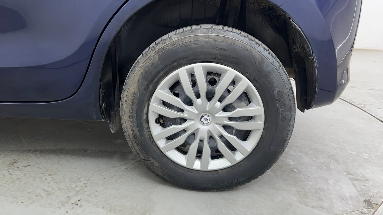 Used 2022 Maruti Suzuki Swift VXi AMT Petrol Automatic tyres LEFT REAR TYRE RIM VIEW