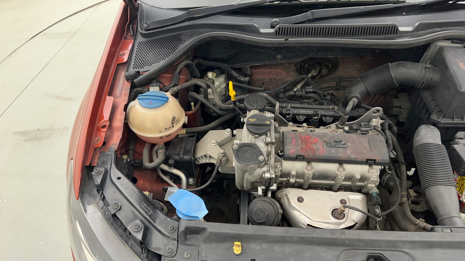 Used 2016 Volkswagen Polo Comfortline 1.2L (P) Petrol Manual engine ENGINE RIGHT SIDE VIEW