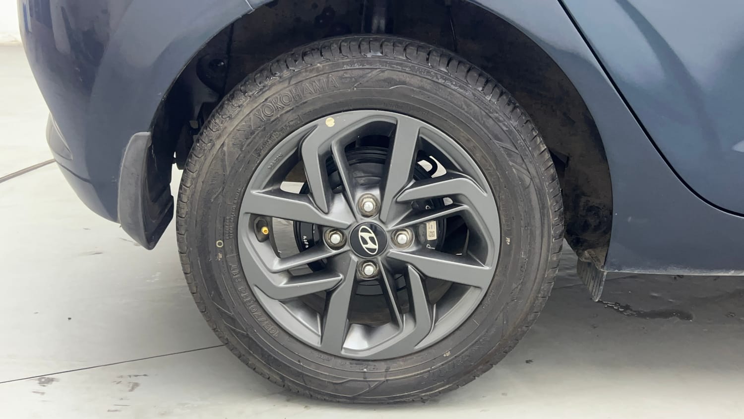 Used 2020 Hyundai Grand i10 Nios Sportz AMT 1.2 Kappa VTVT Petrol Automatic tyres RIGHT REAR TYRE RIM VIEW