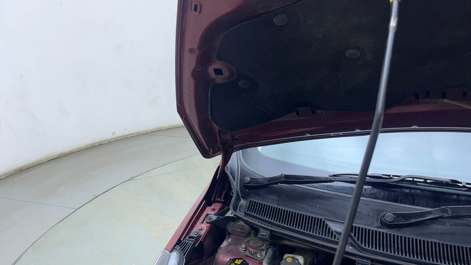 Used 2019 Ford Figo Aspire Titanium 1.2 Ti-VCT Petrol Manual engine ENGINE RIGHT SIDE HINGE & APRON VIEW