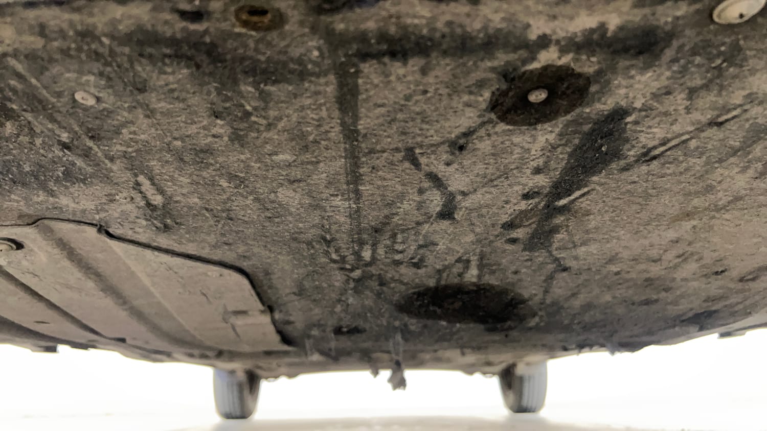 Used 2022 Maruti Suzuki Swift VXi AMT Petrol Automatic extra FRONT LEFT UNDERBODY VIEW