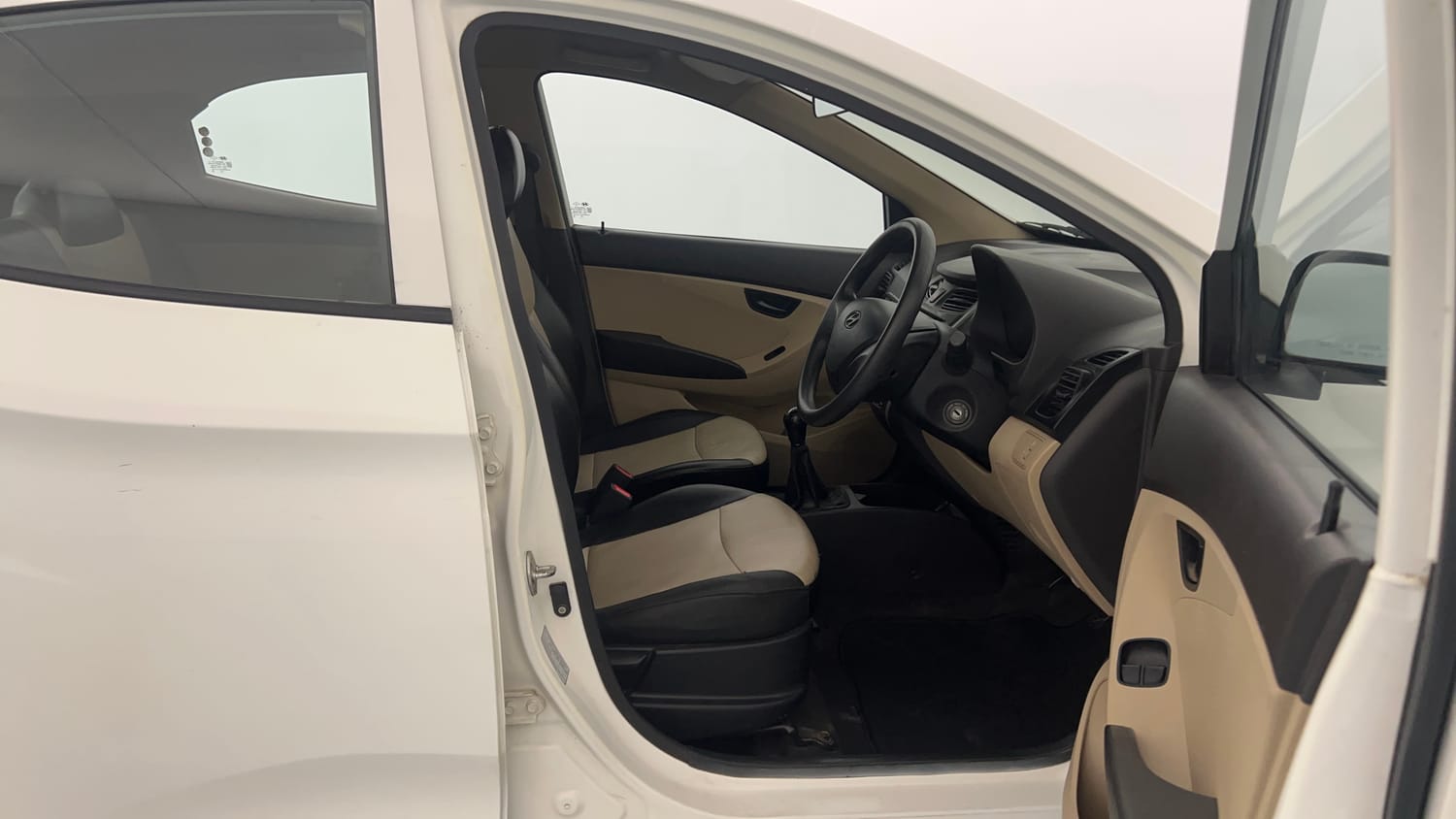 Used 2014 Hyundai Eon Era + Petrol Manual interior RIGHT SIDE FRONT DOOR CABIN VIEW