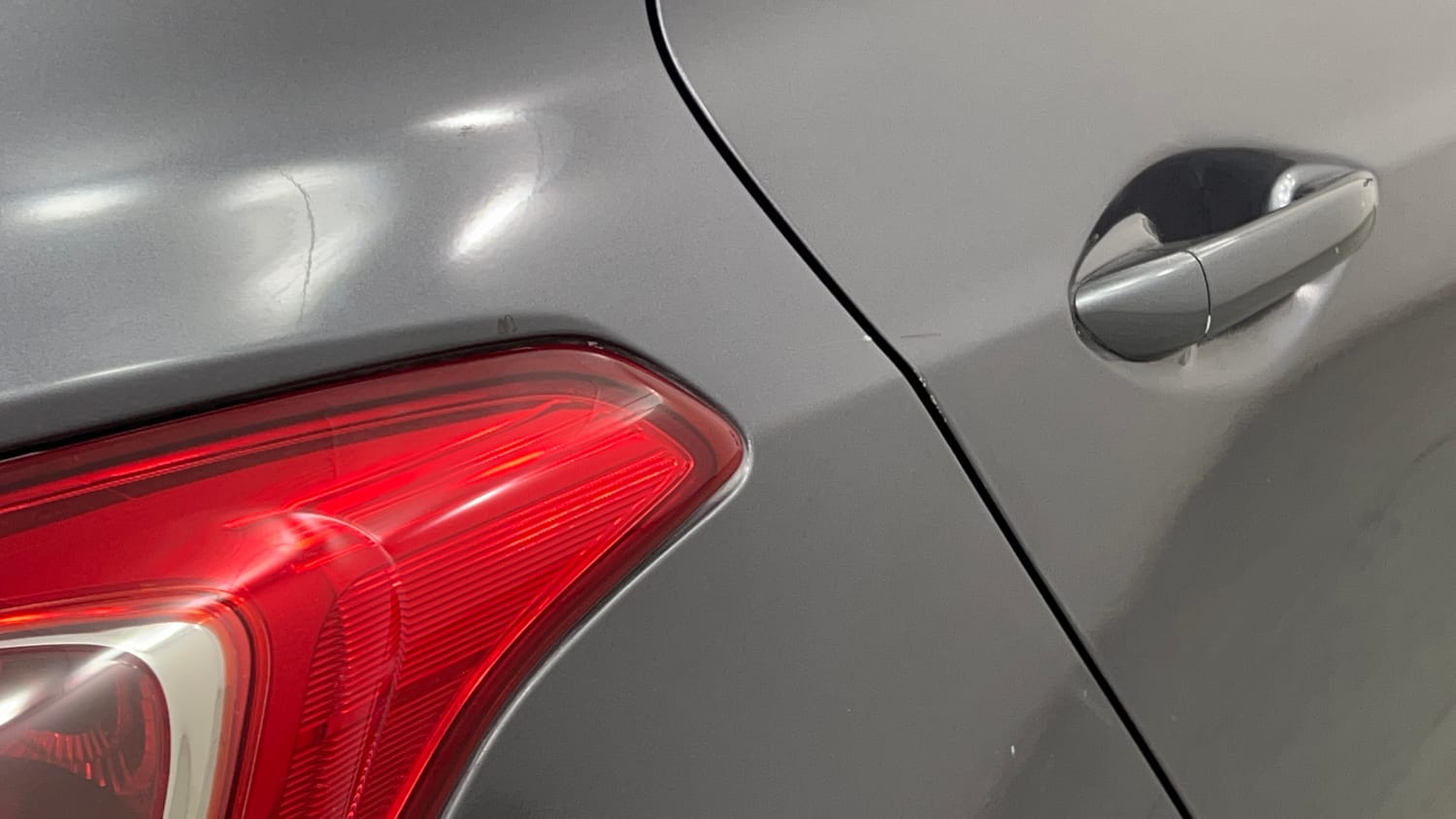 Used 2017 Hyundai Grand i10 Sportz (O) AT 1.2 Kappa VTVT Petrol Automatic dents MINOR SCRATCH