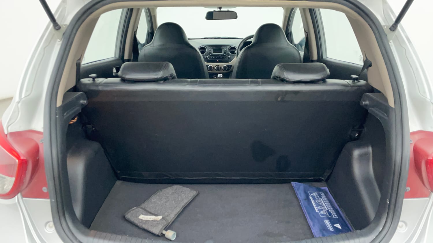 Used 2016 Hyundai Grand i10 Asta 1.2 Kappa VTVT Petrol Manual interior DICKY INSIDE VIEW