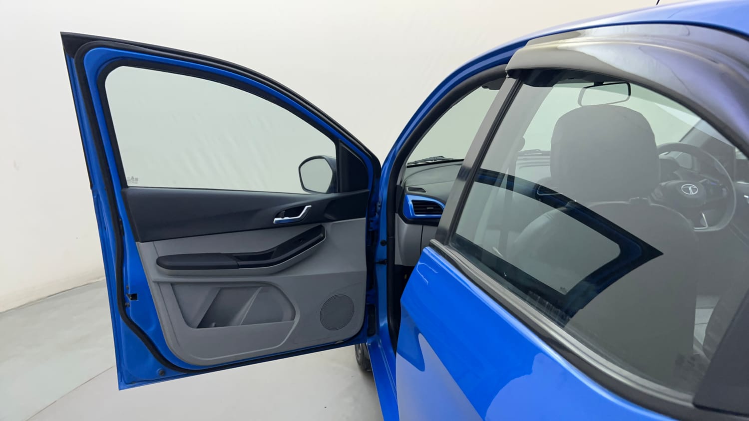 Used 2021 Tata Tiago XZ Plus Petrol Manual interior LEFT FRONT DOOR OPEN VIEW