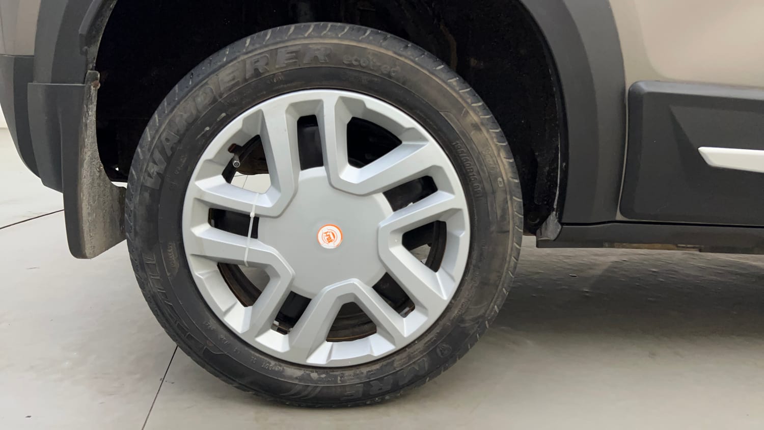 Used 2021 Renault Kiger RXT MT Petrol Manual tyres RIGHT REAR TYRE RIM VIEW