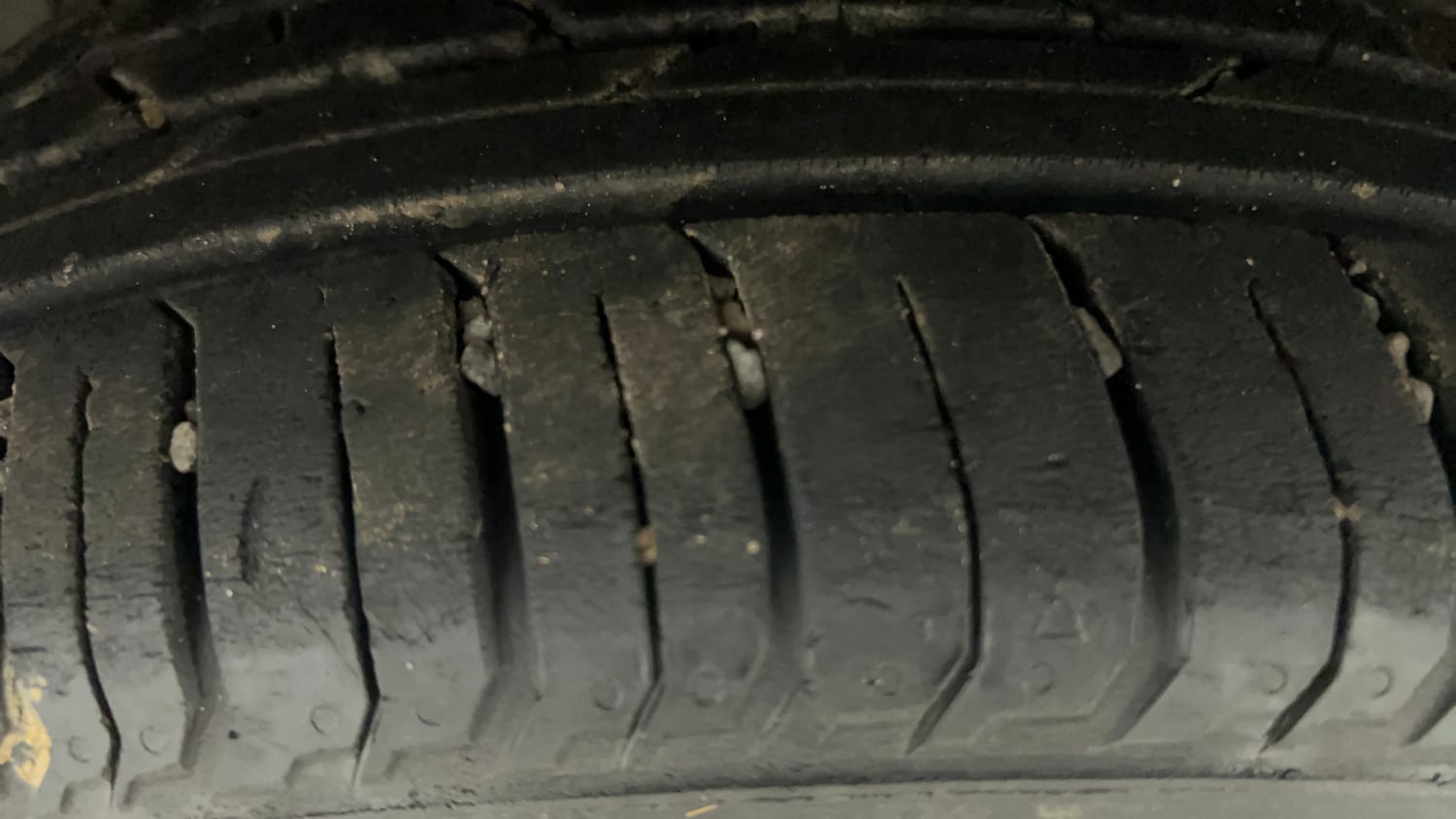 Used 2015 Maruti Suzuki Ciaz ZXI+ Petrol Manual tyres LEFT FRONT TYRE TREAD VIEW