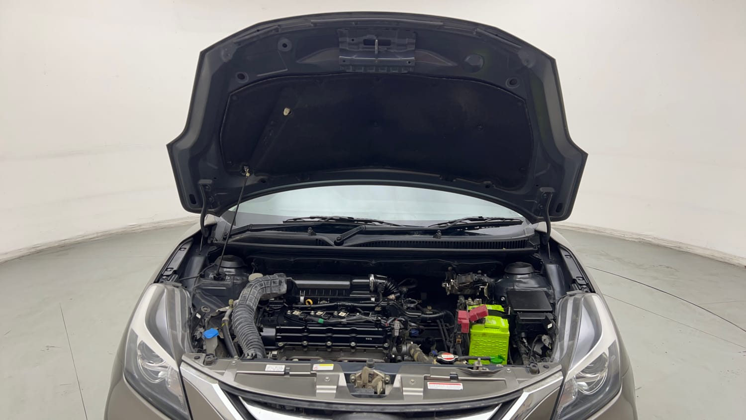 Used 2020 Toyota Glanza V Petrol Manual engine ENGINE & BONNET OPEN FRONT VIEW