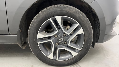 Used 2021 Tata Tiago XZA Plus Petrol Automatic tyres RIGHT FRONT TYRE RIM VIEW