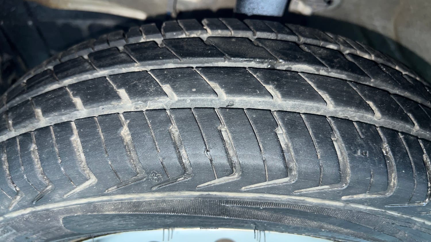 Used 2023 Maruti Suzuki Alto K10 LXi Petrol Manual tyres LEFT FRONT TYRE TREAD VIEW