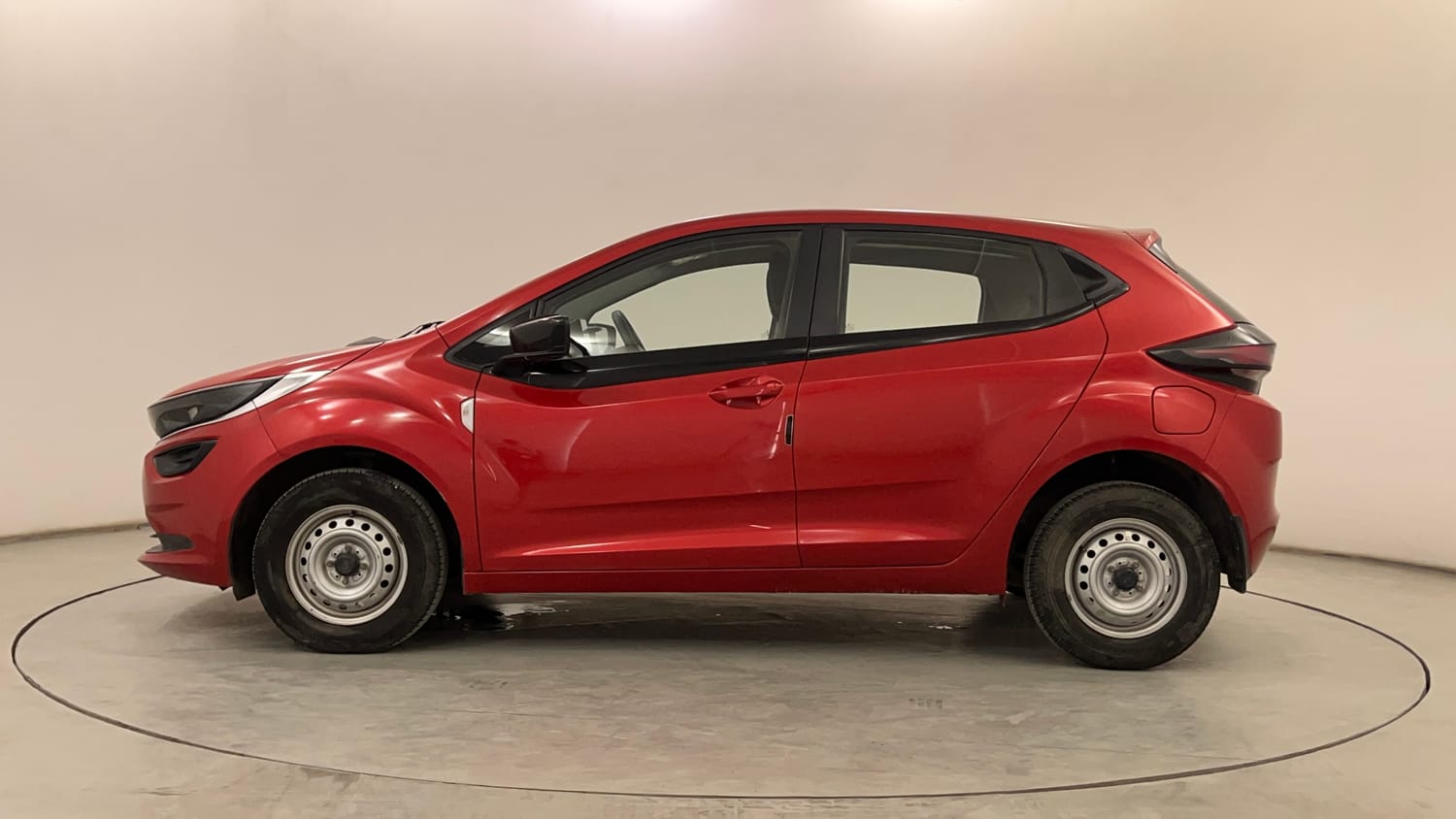Used 2020 Tata Altroz XE Petrol Petrol Manual exterior LEFT SIDE VIEW