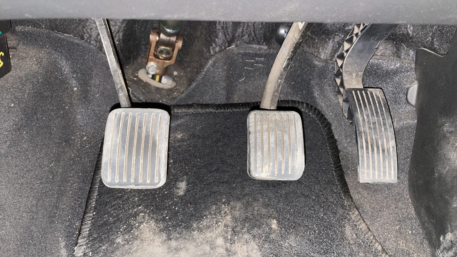 Used 2015 Hyundai Xcent SX 1.2 (O) Petrol Manual interior PEDALS VIEW