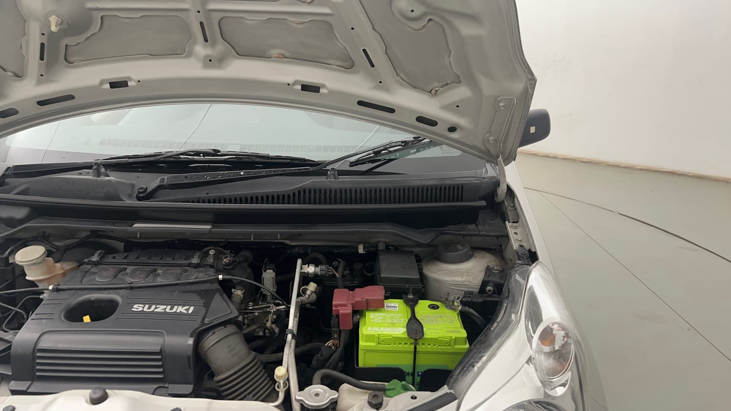 Used 2012 Maruti Suzuki A-Star Lxi Petrol Manual engine ENGINE LEFT SIDE HINGE & APRON VIEW