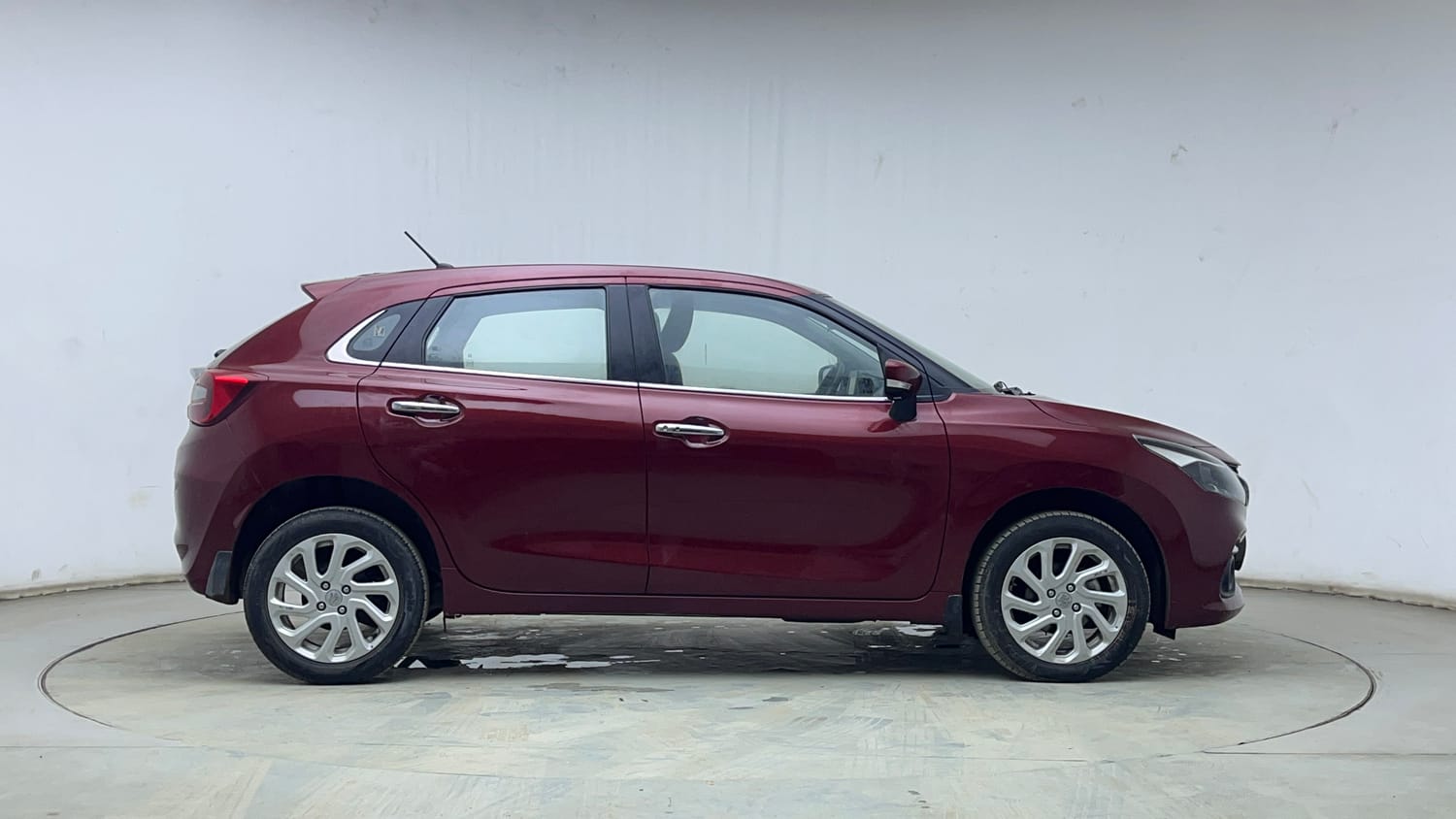 Used 2024 Maruti Suzuki Baleno Zeta AGS Petrol Automatic exterior RIGHT SIDE VIEW