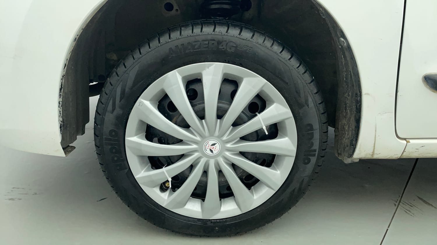 Used 2016 Maruti Suzuki Wagon R VXI Petrol Manual tyres LEFT FRONT TYRE RIM VIEW