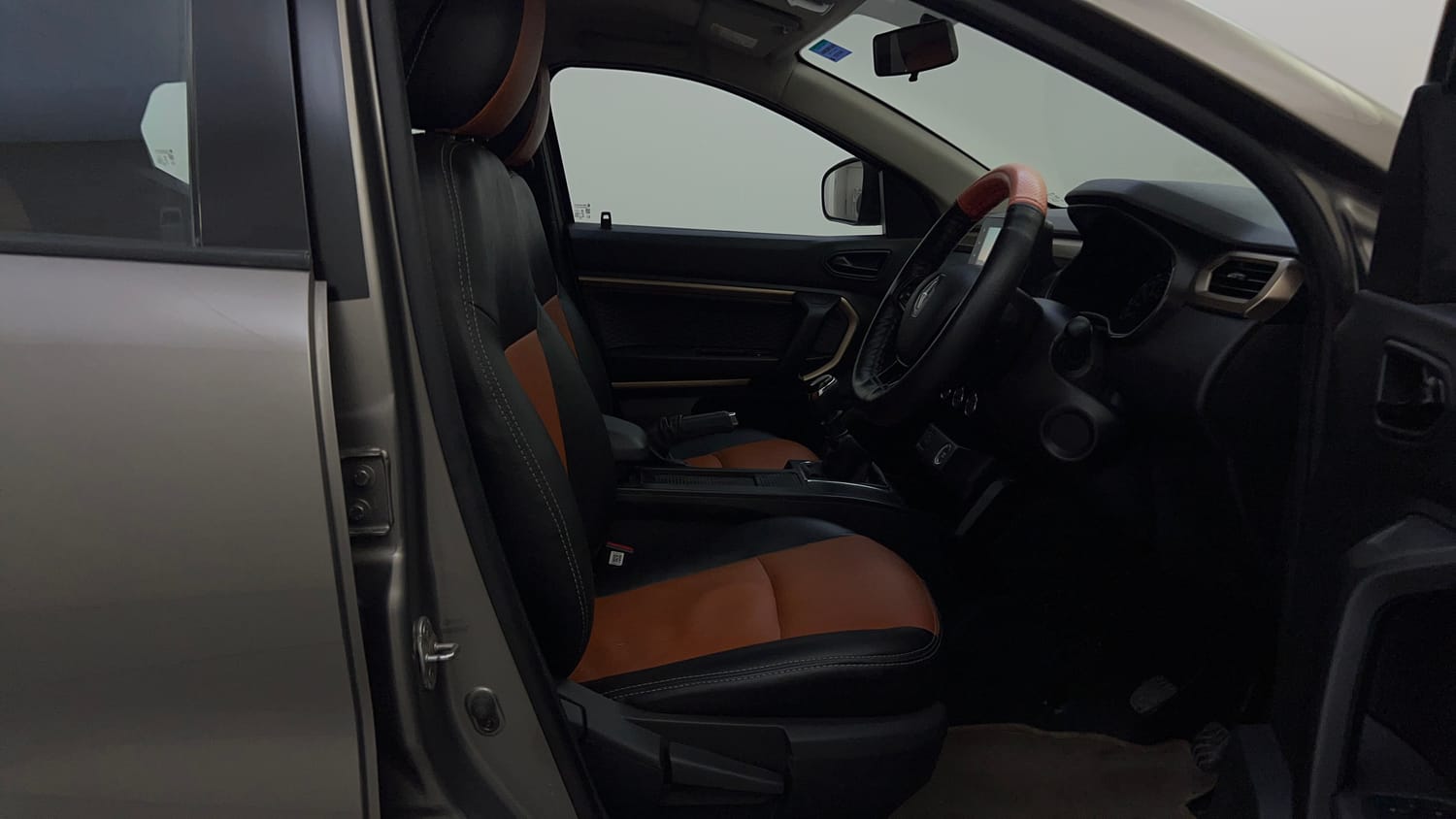 Used 2021 Renault Kiger RXT MT Petrol Manual interior RIGHT SIDE FRONT DOOR CABIN VIEW