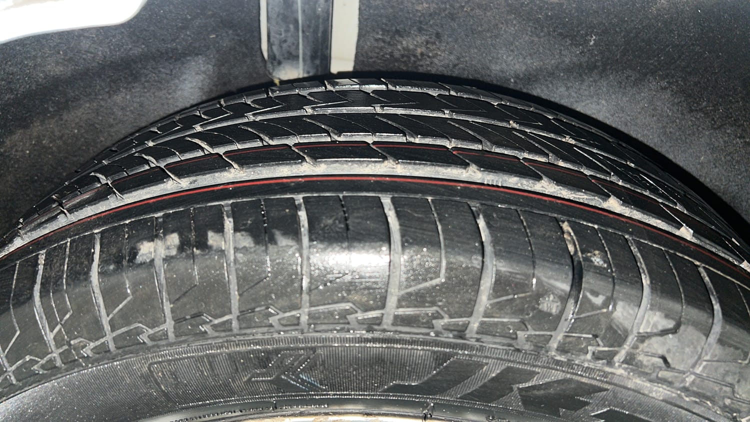 Used 2017 Ford EcoSport Trend+ 1.5L TDCi Diesel Manual tyres RIGHT REAR TYRE TREAD VIEW