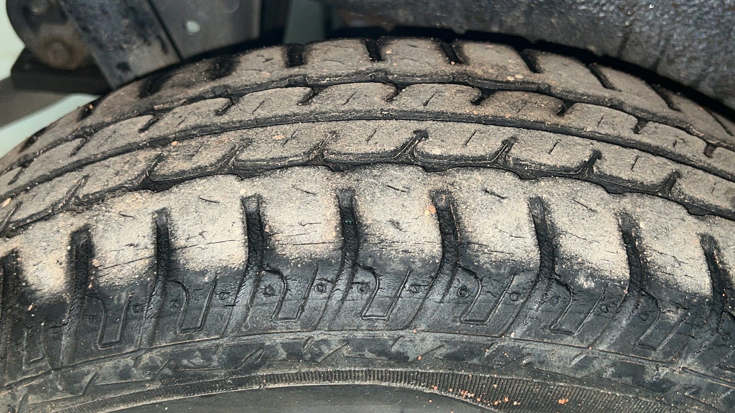Used 2017 Maruti Suzuki Wagon R VXI Petrol Manual tyres RIGHT REAR TYRE TREAD VIEW