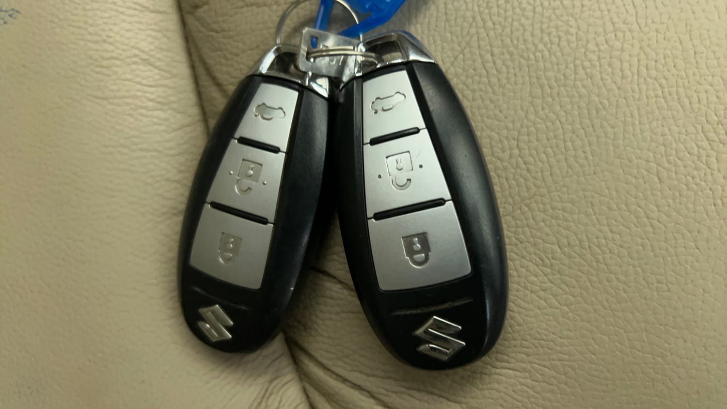 Used 2015 Maruti Suzuki Ciaz ZXI+ Petrol Manual extra CAR KEY VIEW