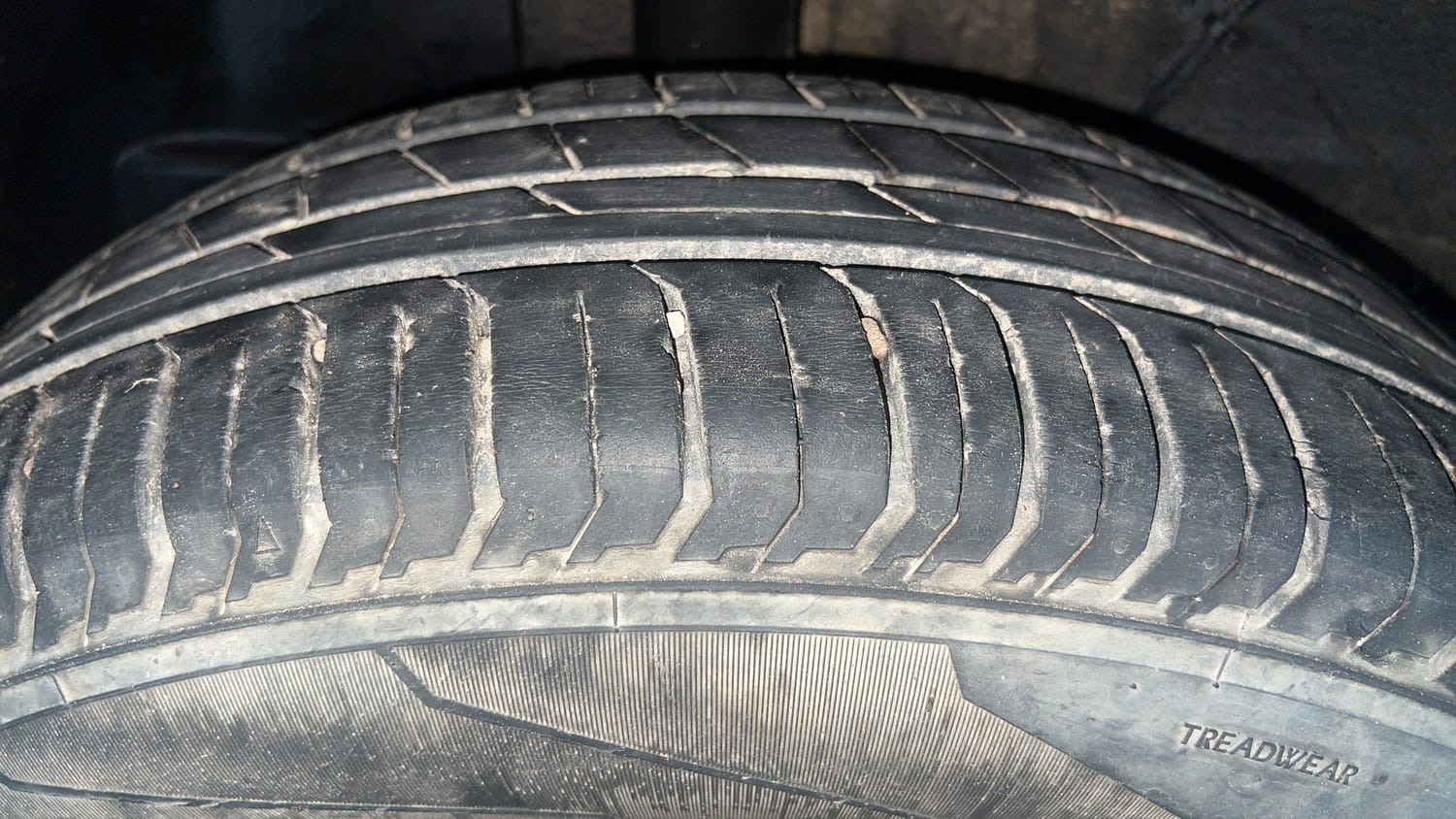 Used 2023 Tata Punch Camo Adventure Rhythm AMT Petrol Automatic tyres RIGHT REAR TYRE TREAD VIEW