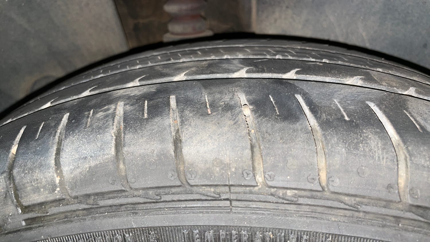 Used 2022 Hyundai Creta SX (O) 1.4 Turbo 7 DCT Petrol Automatic tyres RIGHT REAR TYRE TREAD VIEW