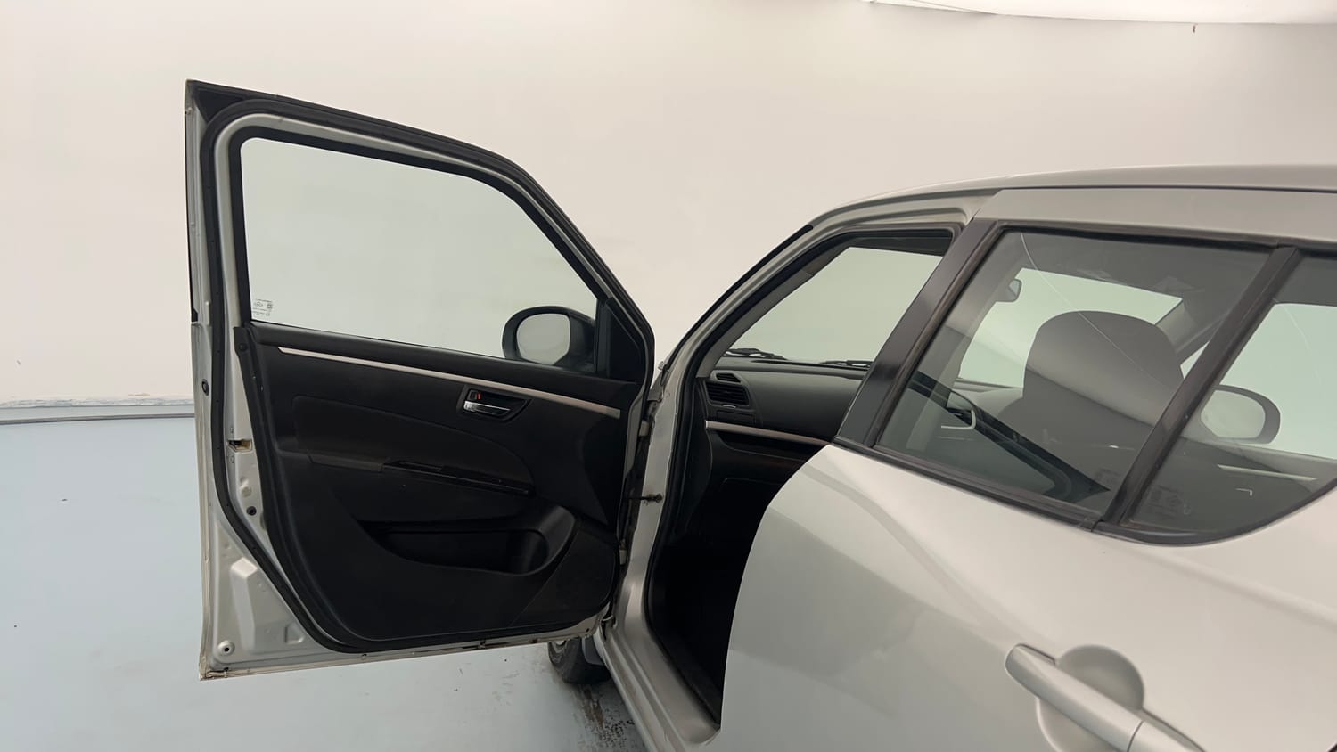 Used 2015 Maruti Suzuki Swift VXi Petrol Manual interior LEFT FRONT DOOR OPEN VIEW