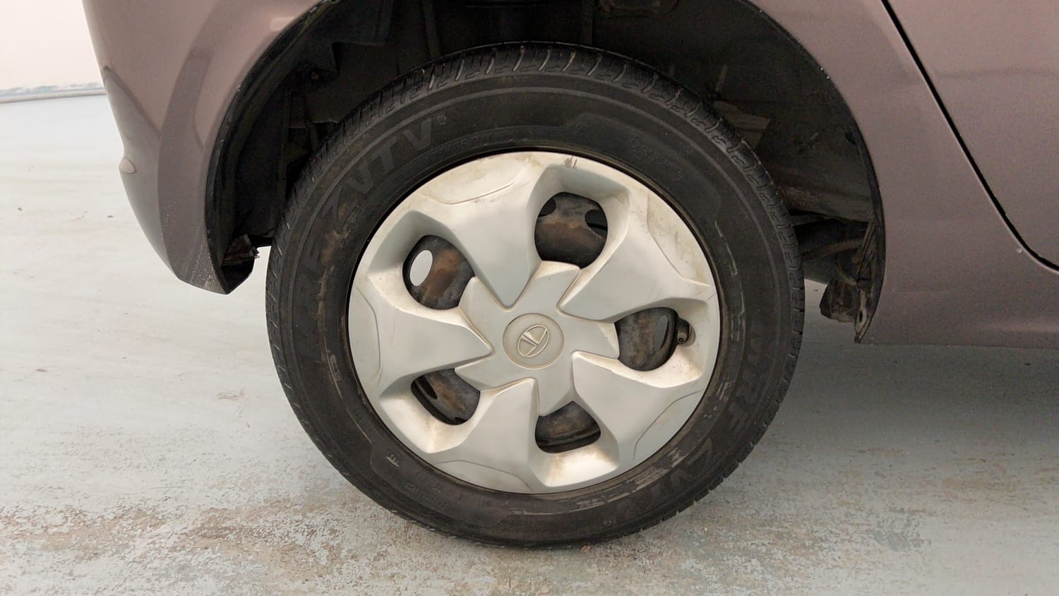 Used 2019 Tata Tiago Revotron XT Petrol Manual tyres RIGHT REAR TYRE RIM VIEW
