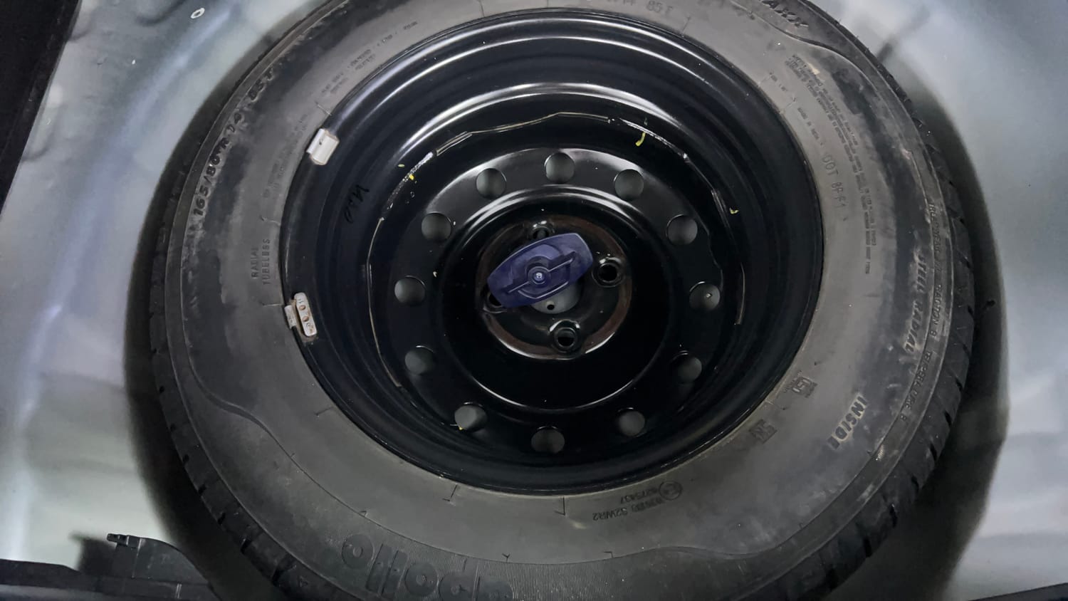 Used 2022 Maruti Suzuki Swift VXi AMT Petrol Automatic tyres SPARE TYRE VIEW