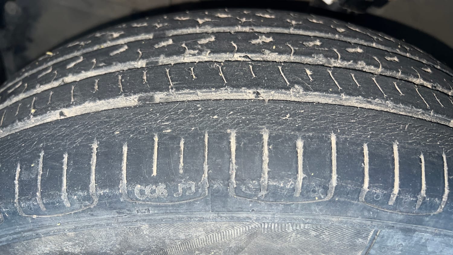 Used 2012 Maruti Suzuki Swift VXi Petrol Manual tyres LEFT FRONT TYRE TREAD VIEW