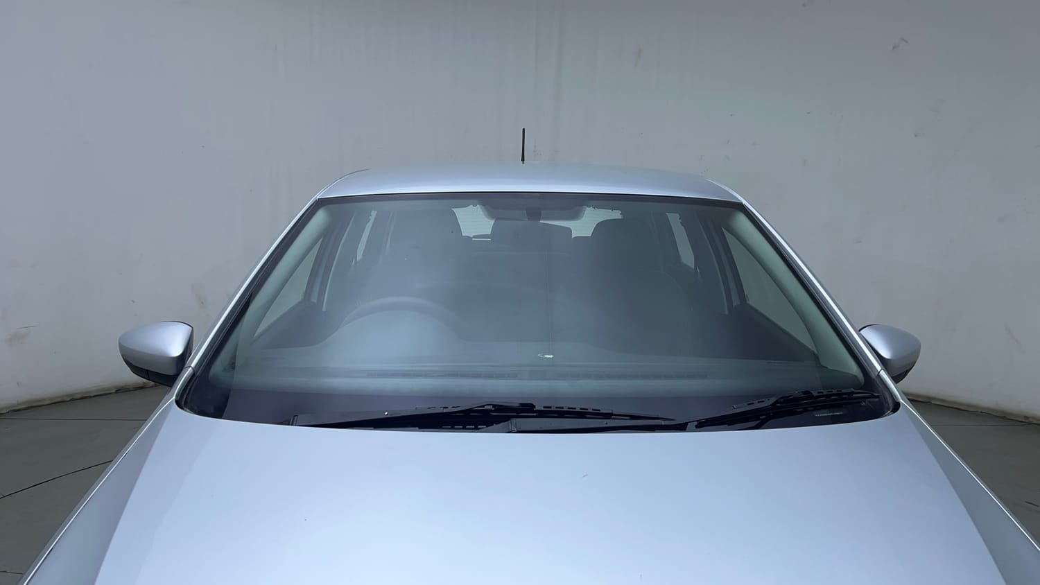 Used 2020 Volkswagen Polo Comfortline 1.0L (P) Petrol Manual exterior FRONT WINDSHIELD VIEW
