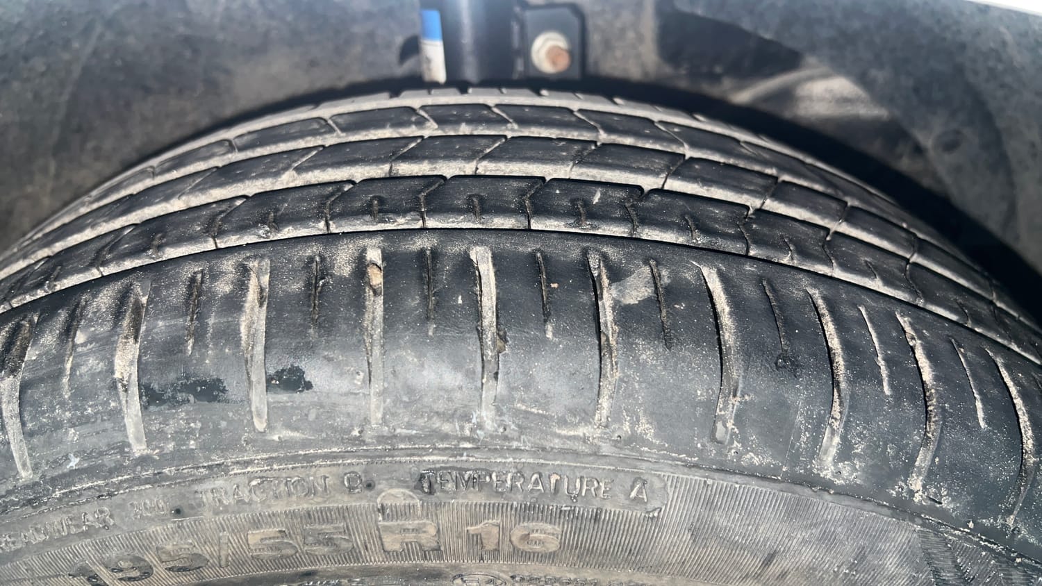 Used 2023 Maruti Suzuki Baleno Alpha AGS Petrol Automatic tyres RIGHT FRONT TYRE TREAD VIEW