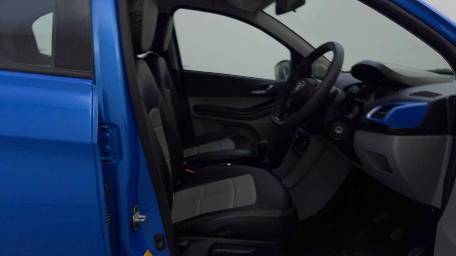Used 2021 Tata Tiago XZ Plus Petrol Manual interior RIGHT SIDE FRONT DOOR CABIN VIEW