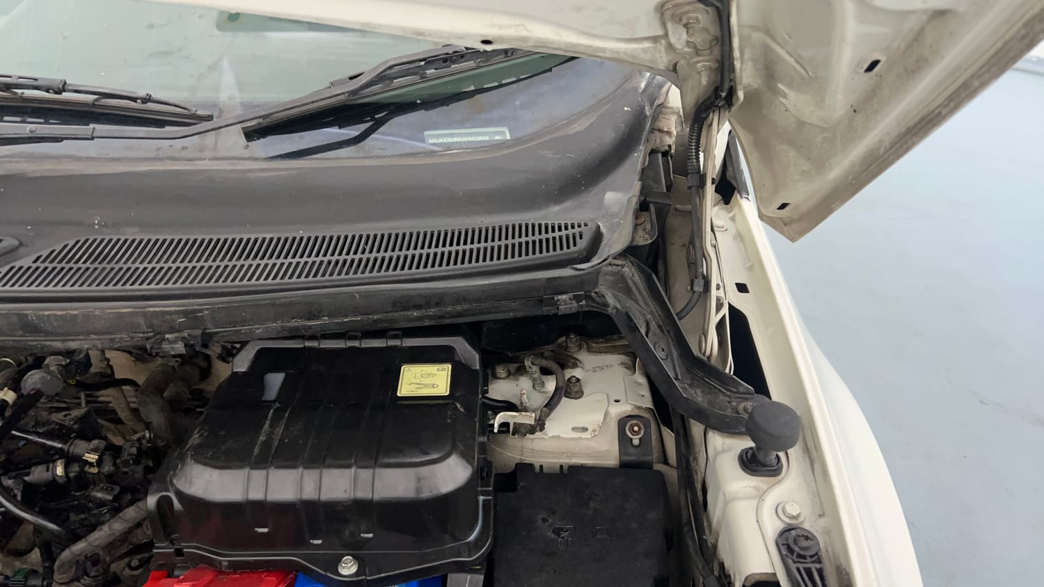 Used 2017 Ford EcoSport Trend+ 1.5L TDCi Diesel Manual engine ENGINE LEFT SIDE HINGE & APRON VIEW