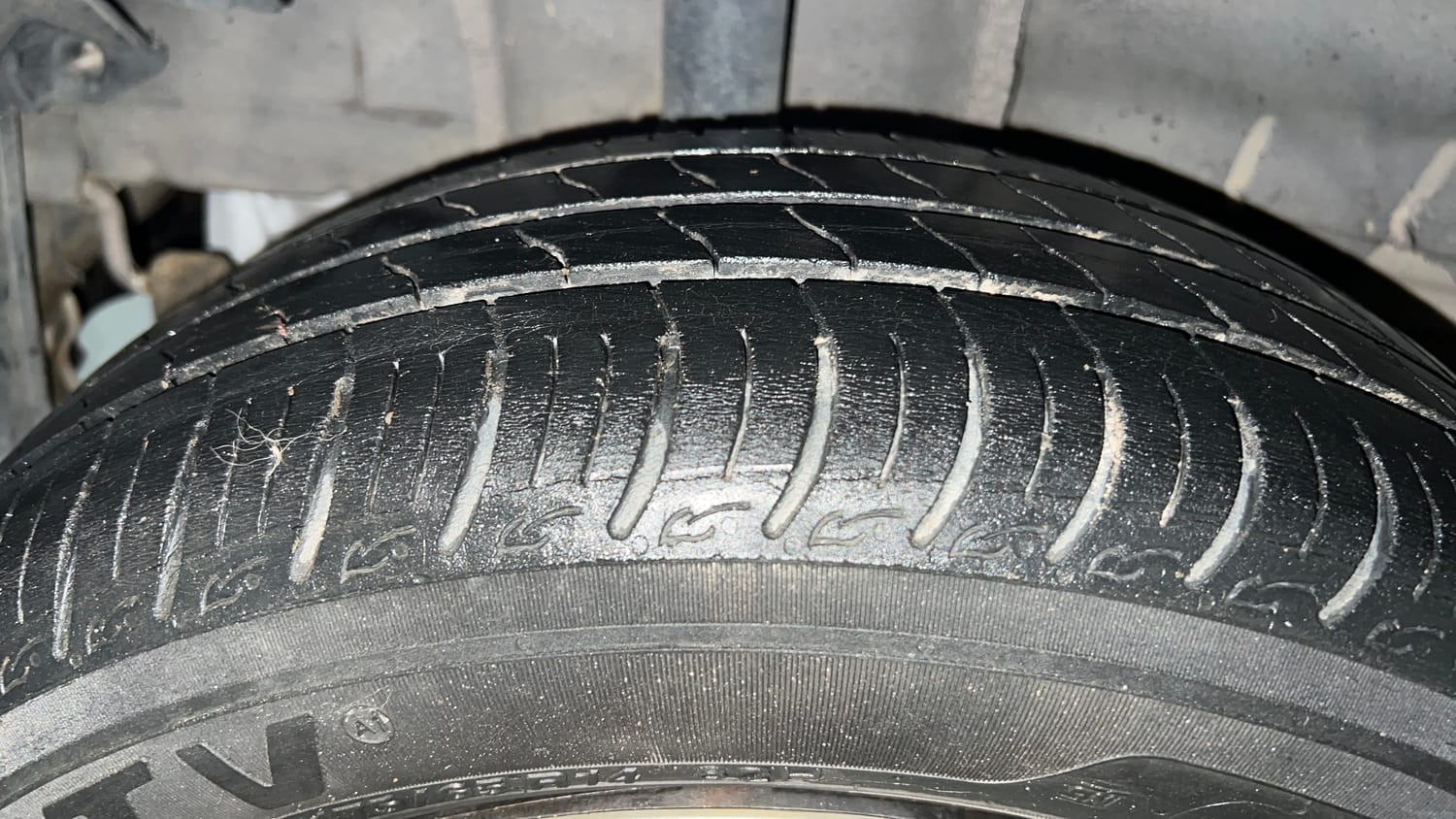 Used 2019 Tata Tiago Revotron XT Petrol Manual tyres RIGHT REAR TYRE TREAD VIEW