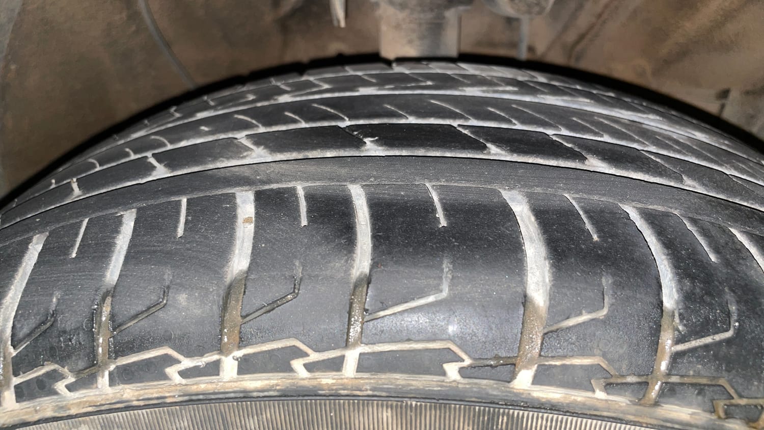 Used 2022 Hyundai Creta SX (O) 1.4 Turbo 7 DCT Petrol Automatic tyres RIGHT FRONT TYRE TREAD VIEW