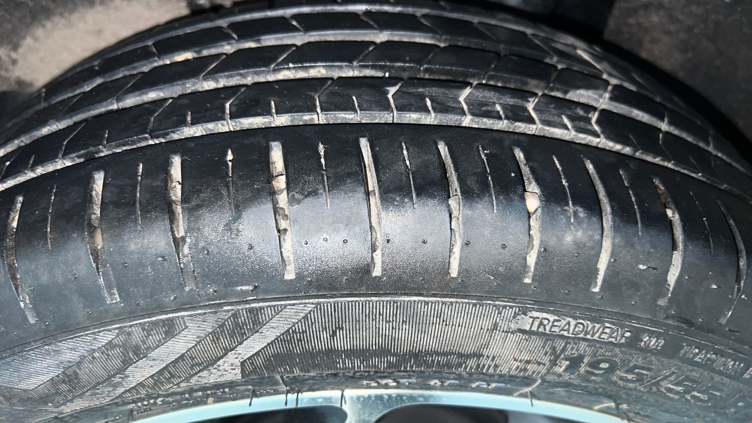Used 2020 Toyota Glanza V Petrol Manual tyres LEFT REAR TYRE TREAD VIEW