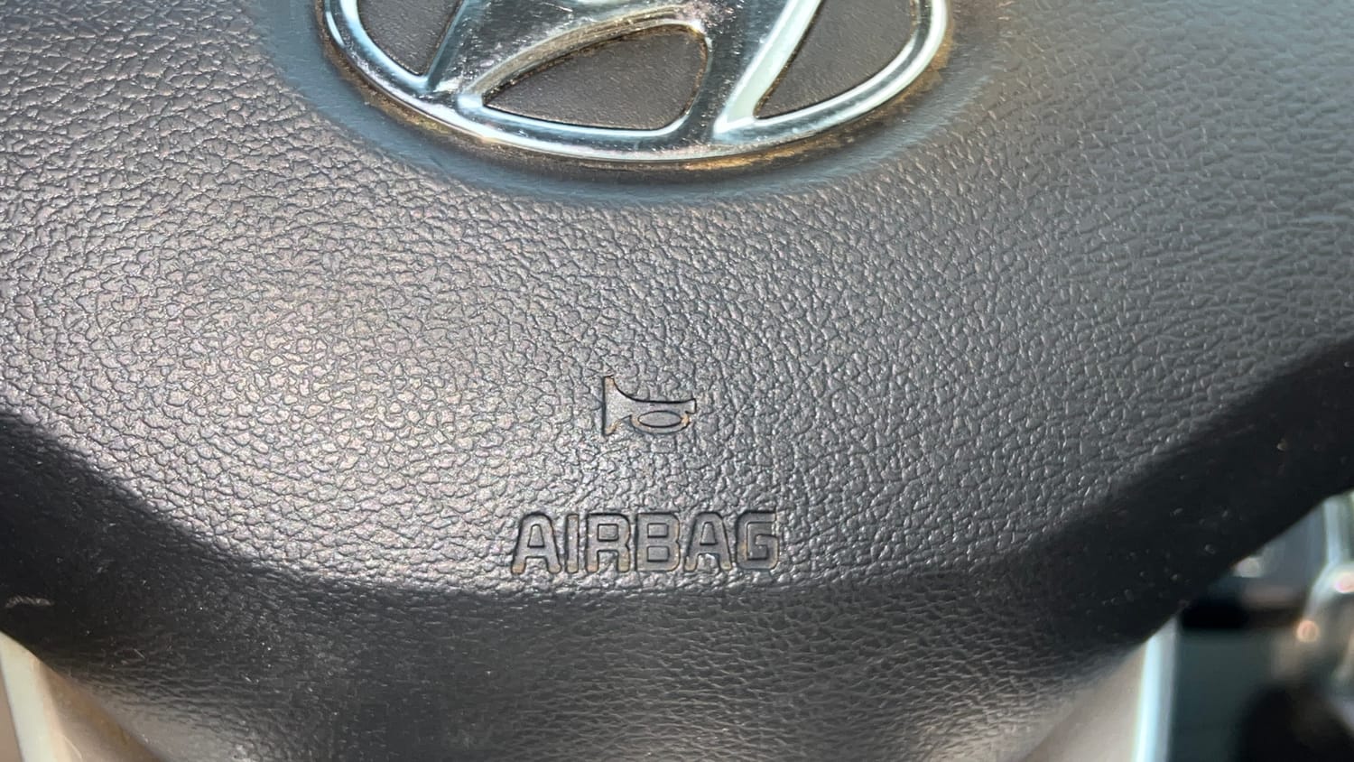 Used 2022 Hyundai Venue S (O) 1.2 Petrol Cng Manual top_features Airbags