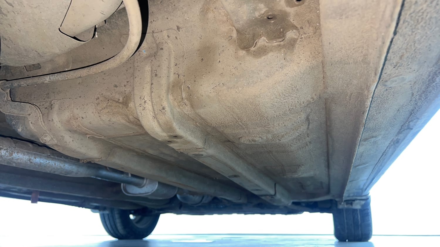 Used 2015 Hyundai Fluidic Verna 4S 1.6 VTVT S(O) Petrol Manual extra REAR RIGHT UNDERBODY VIEW