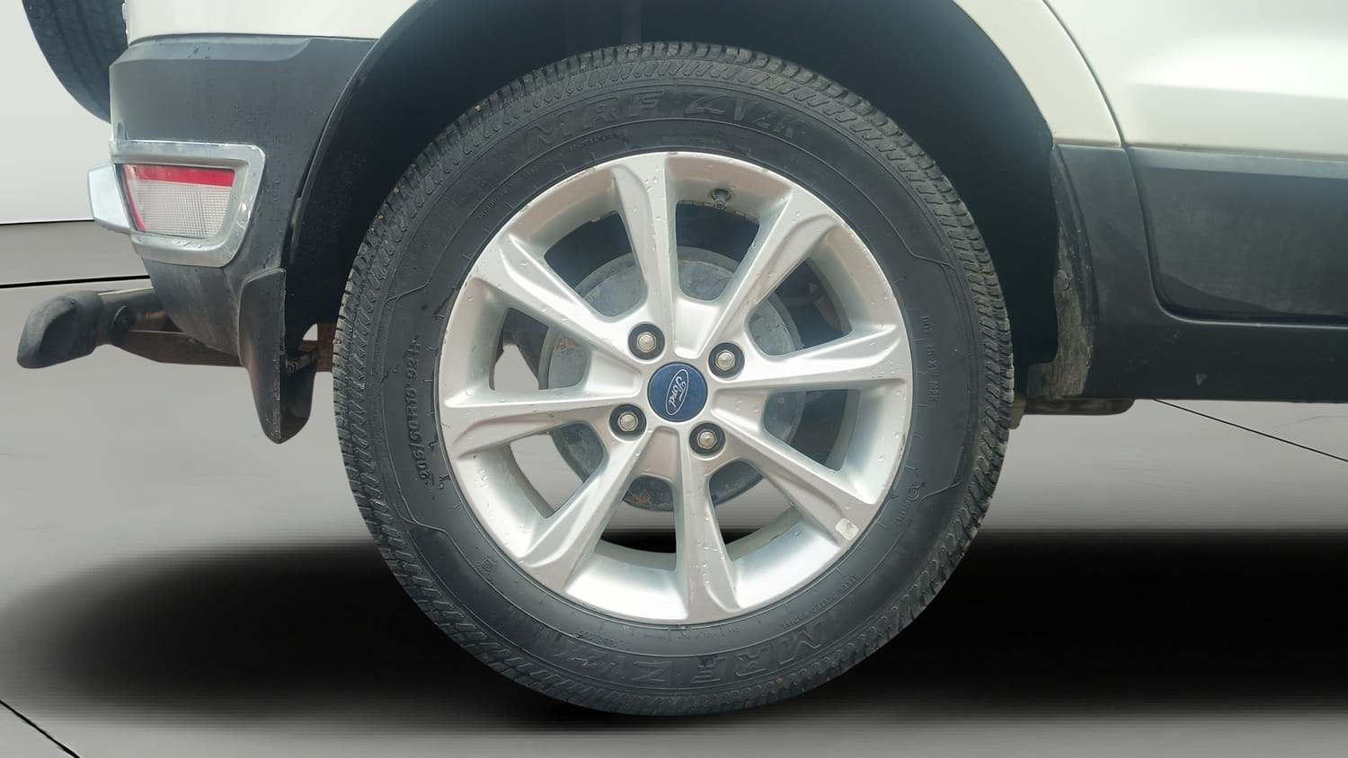Used 2018 Ford EcoSport Titanium 1.5L TDCi Diesel Manual tyres RIGHT REAR TYRE RIM VIEW